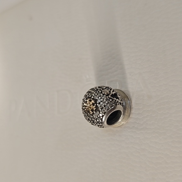 Authentic Pandora Charm - Picture 4 of 4